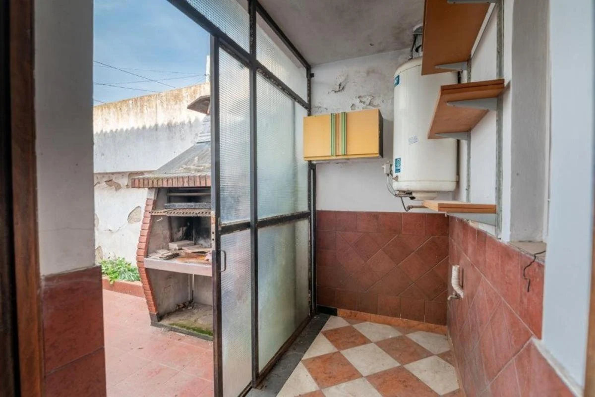 Hermoso Triplex Frente a Plaza Colon Cercano a Avs, Gba Sur - Zonaprop — foto 6