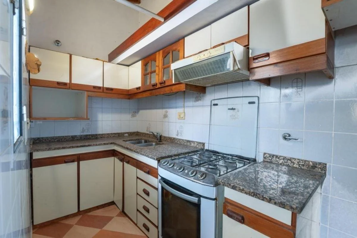 Hermoso Triplex Frente a Plaza Colon Cercano a Avs, Gba Sur - Zonaprop — foto 8