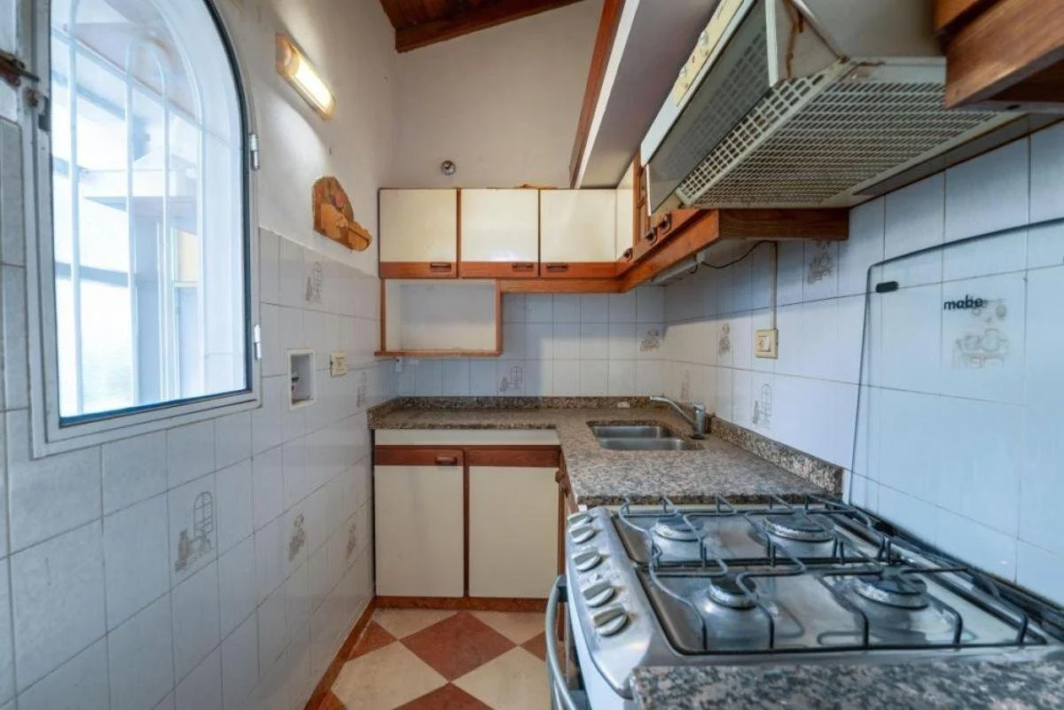 Hermoso Triplex Frente a Plaza Colon Cercano a Avs, Gba Sur - Zonaprop — foto 9
