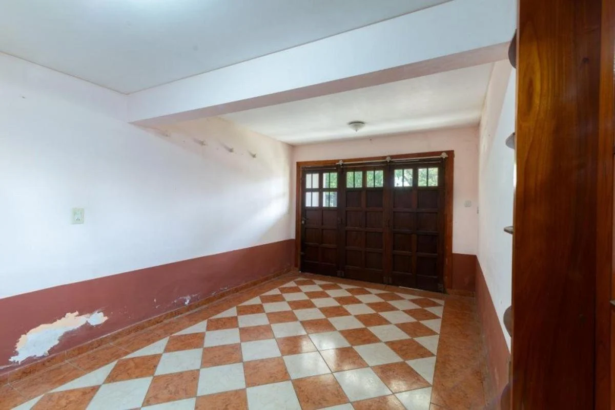 Hermoso Triplex Frente a Plaza Colon Cercano a Avs, Gba Sur - Zonaprop — foto 10