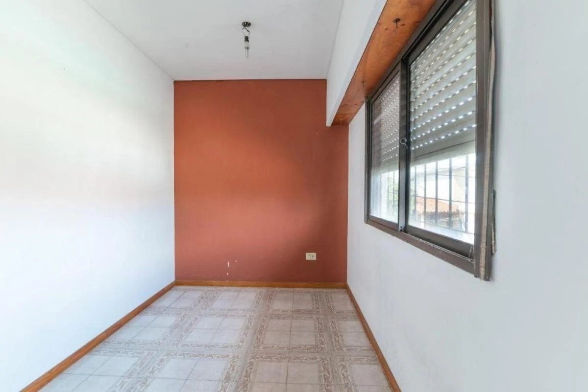 Hermoso Triplex Frente a Plaza Colon Cercano a Avs, Gba Sur - Zonaprop — foto 13
