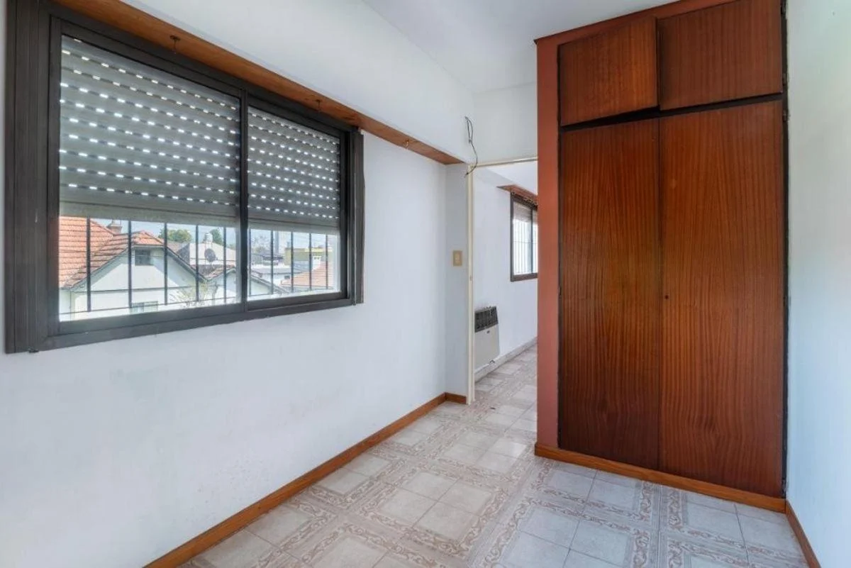 Hermoso Triplex Frente a Plaza Colon Cercano a Avs, Gba Sur - Zonaprop — foto 14