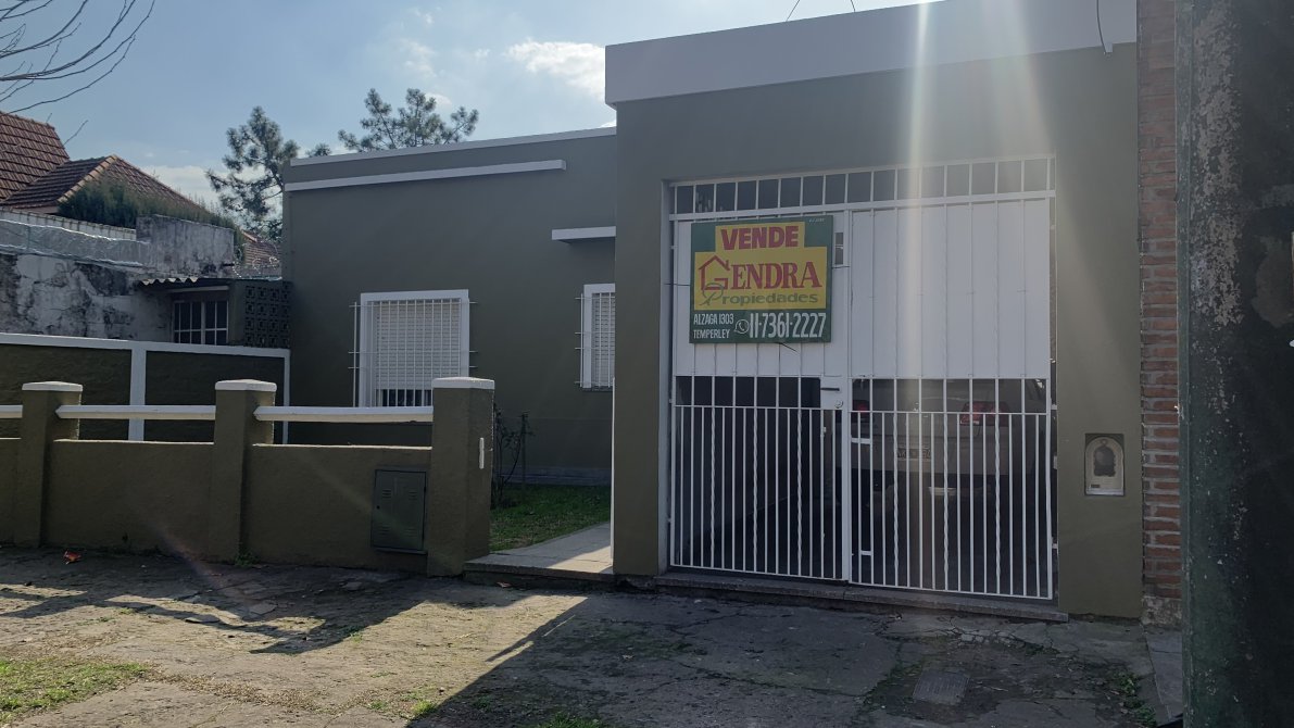 Casa Con Cochera En Excelente Zona - Gendra Propiedades - 1