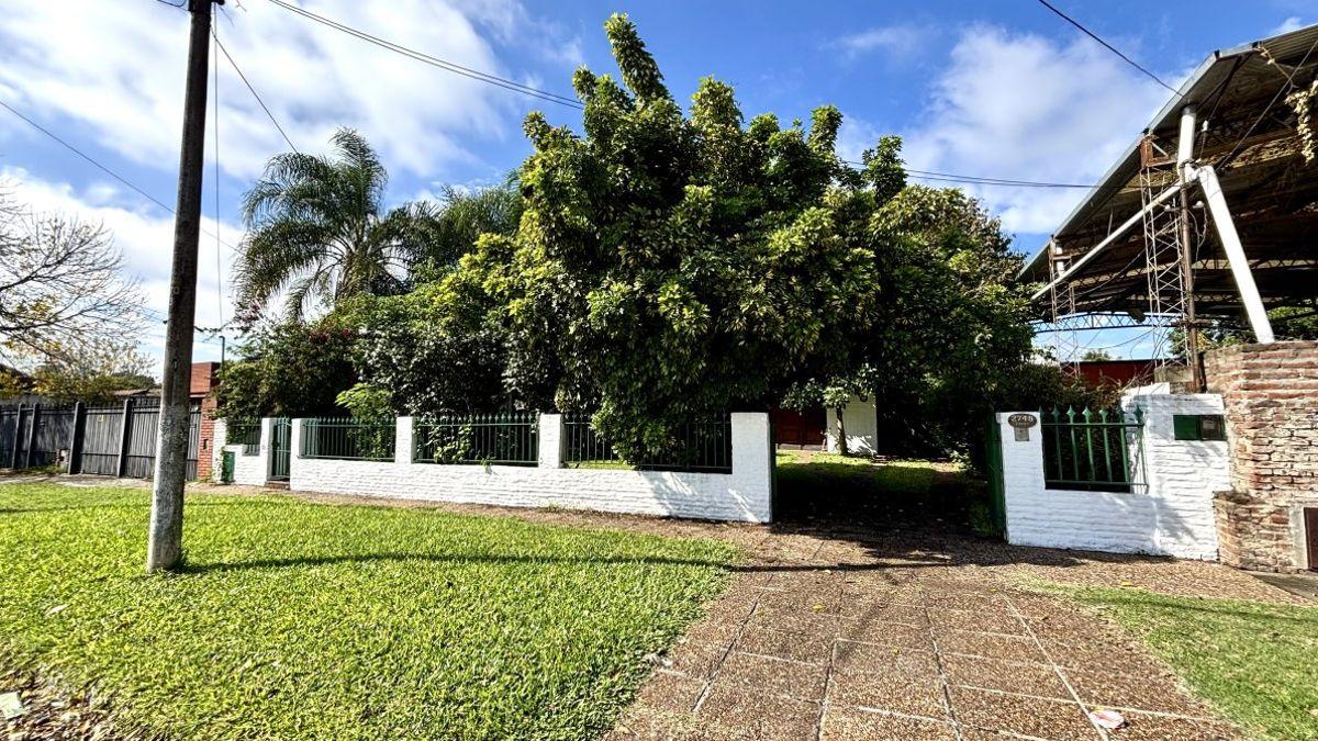 ¡Oportunidad Ãnica Chalet en Lote Doble con JardÃ­n, Cochera y Parque en JosÃ© MÃ¡rmol Apto Credito, Gba Sur - Zonaprop - 2