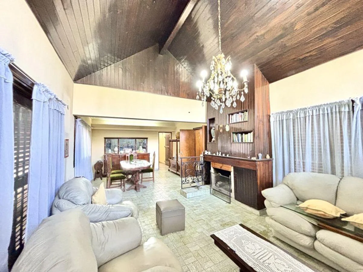 ¡Oportunidad Ãnica Chalet en Lote Doble con JardÃ­n, Cochera y Parque en JosÃ© MÃ¡rmol Apto Credito, Gba Sur - Zonaprop - 9