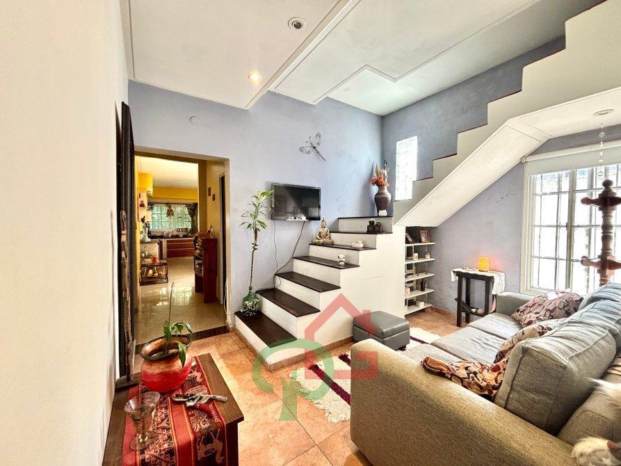 Casa Amplia con Jardín y Cochera - Gran Potencial de Expansión Apta Credito, Gba Sur - Zonaprop - 3