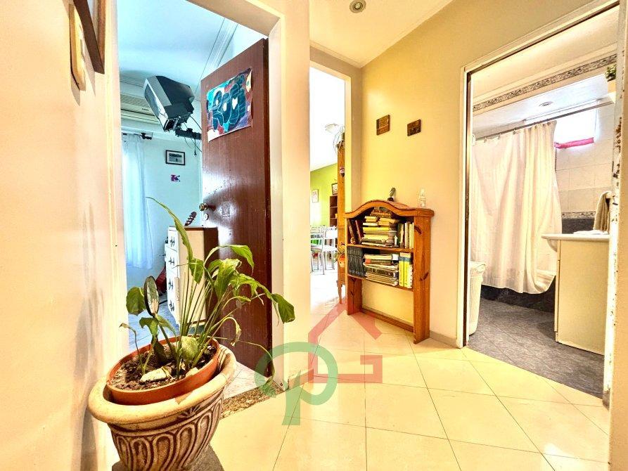 Casa Amplia con Jardín y Cochera - Gran Potencial de Expansión Apta Credito, Gba Sur - Zonaprop - 6
