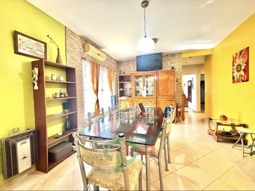 Casa Amplia con Jardín y Cochera - Gran Potencial de Expansión Apta Credito, Gba Sur - Zonaprop - 7