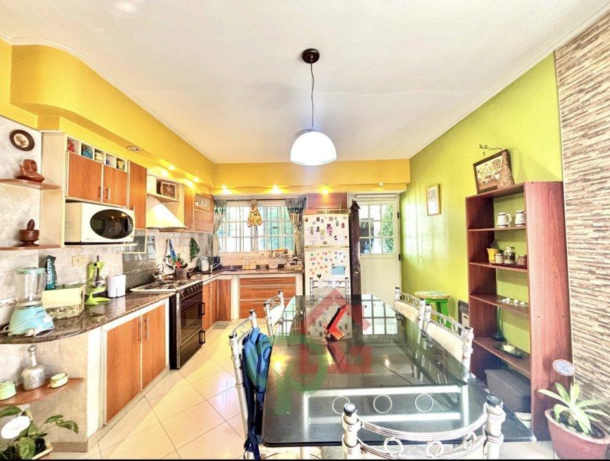 Casa Amplia con Jardín y Cochera - Gran Potencial de Expansión Apta Credito, Gba Sur - Zonaprop - 8