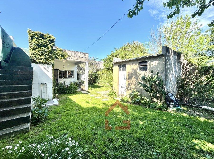 Casa Amplia con Jardín y Cochera - Gran Potencial de Expansión Apta Credito, Gba Sur - Zonaprop - 24