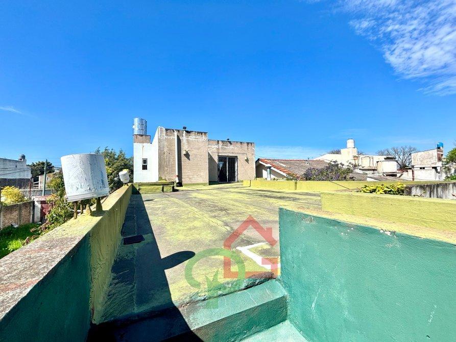 Casa Amplia con Jardín y Cochera - Gran Potencial de Expansión Apta Credito, Gba Sur - Zonaprop - 25