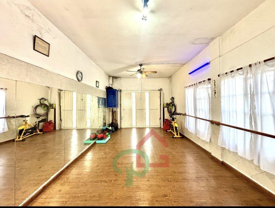 Casa Amplia con Jardín y Cochera - Gran Potencial de Expansión Apta Credito, Gba Sur - Zonaprop - 33