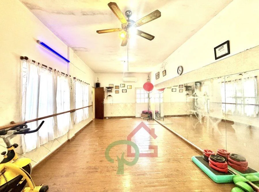 Casa Amplia con Jardín y Cochera - Gran Potencial de Expansión Apta Credito, Gba Sur - Zonaprop - 34