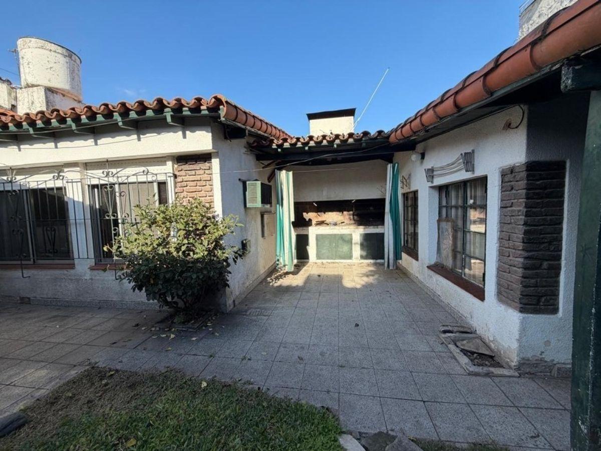 Apto Credito Chalet 4 Amb Jardín y Quincho en Temperley Este, Gba Sur - Zonaprop - 22
