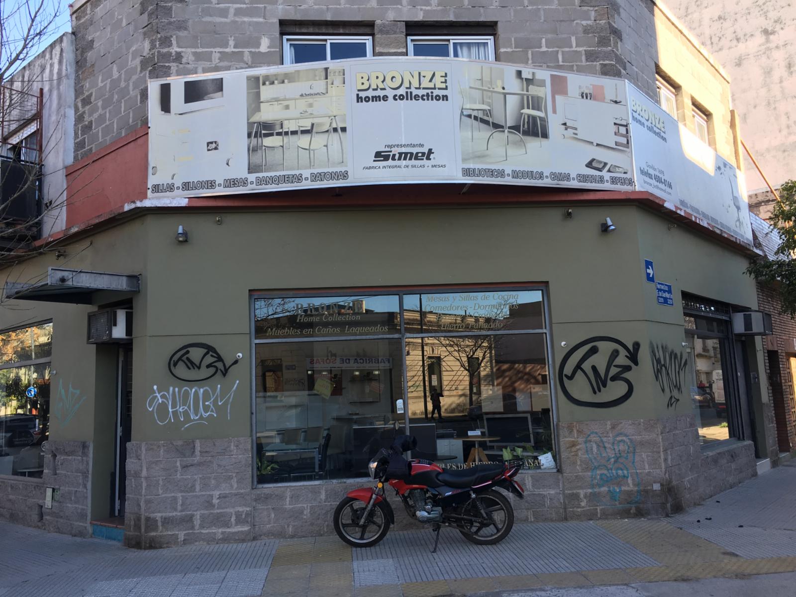 Local en Esquina Villa Gral Mitre Paternal Super Vidriera con Vivienda Depósito - 2