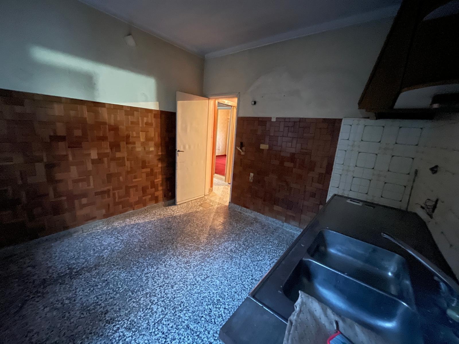 CASA EN VENTA EN SAN MARTIN EN ESQUINA DE 4 AMB CON LOCAL — foto 4