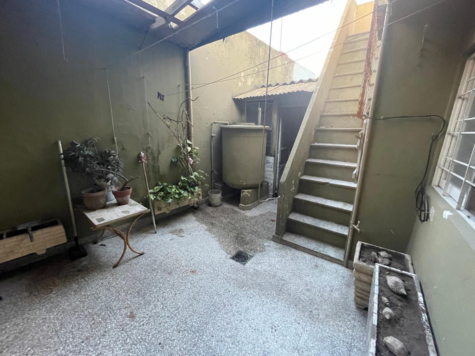 CASA EN VENTA EN SAN MARTIN EN ESQUINA DE 4 AMB CON LOCAL — foto 5