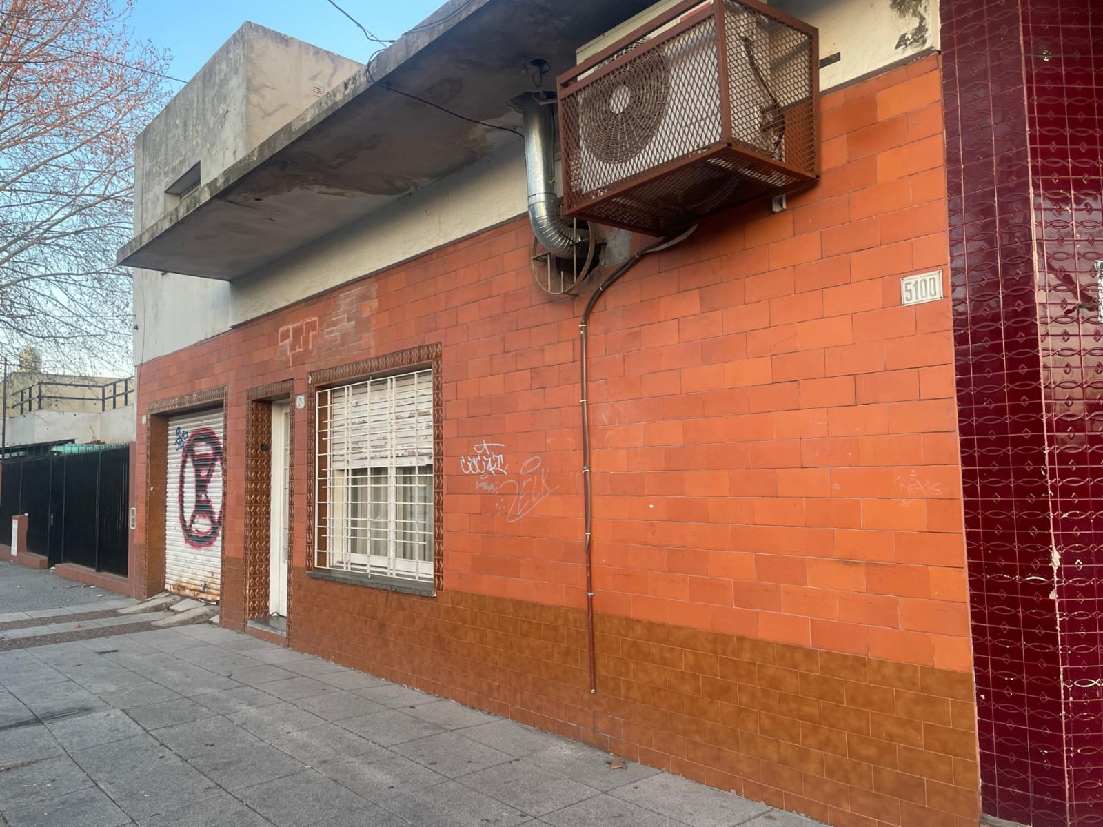 CASA EN VENTA EN SAN MARTIN EN ESQUINA DE 4 AMB CON LOCAL — foto 9