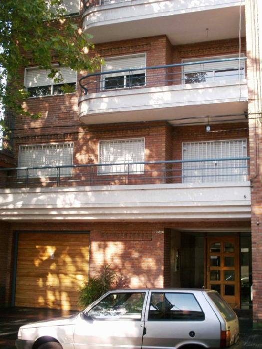 Departamento en Venta de 4 ambientes con 2 cocheras propias.