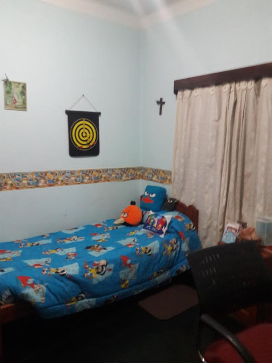 CASA AL FRENTE A 1 CUADRA DE LA ESTACION DE VILLABOSCH. — foto 6