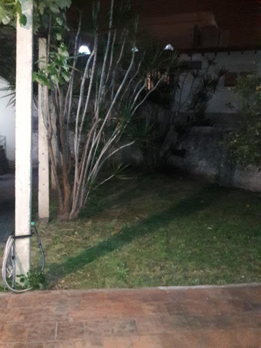 CASA AL FRENTE A 1 CUADRA DE LA ESTACION DE VILLABOSCH. — foto 7