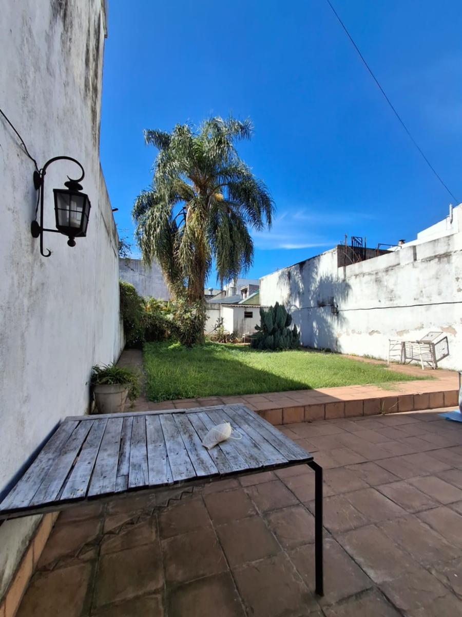 CASA CON DOS LOCALES SOBRE AVENIDA — foto 9