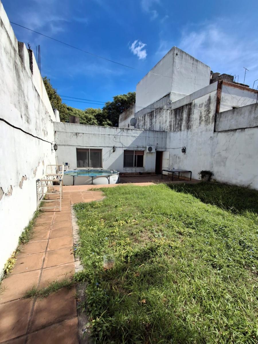 CASA CON DOS LOCALES SOBRE AVENIDA — foto 11