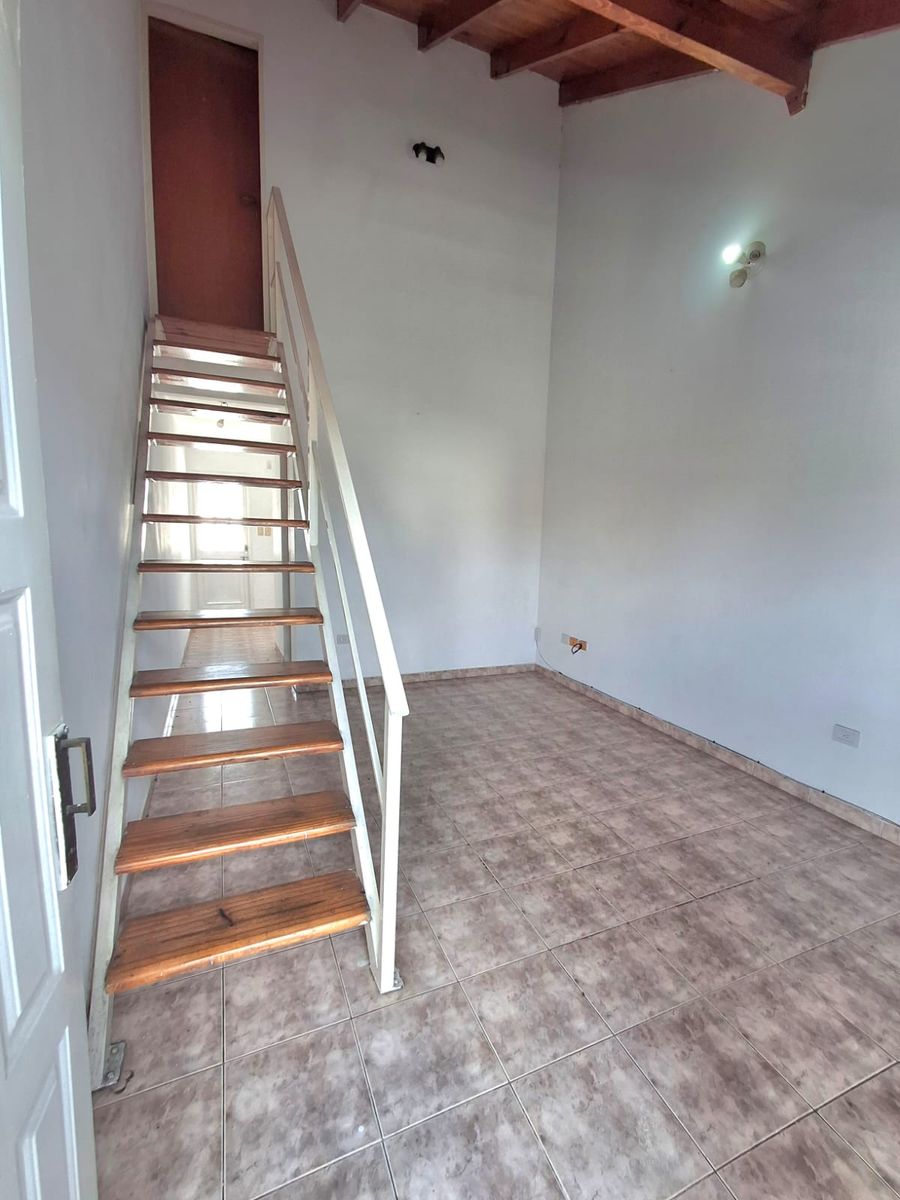 Departamento tipo duplex 2 ambientes con patio - 2