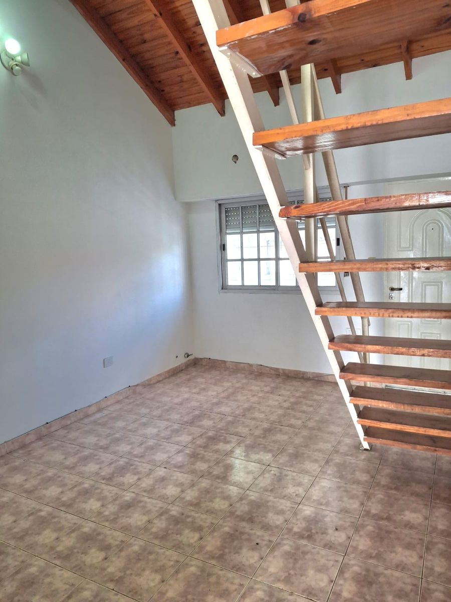 Departamento tipo duplex 2 ambientes con patio - 6
