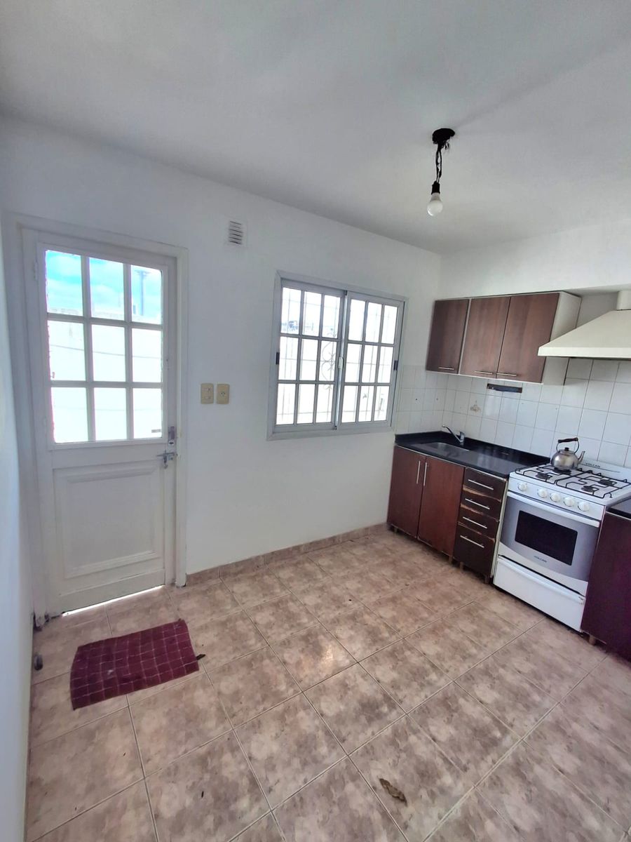 Departamento tipo duplex 2 ambientes con patio - 7