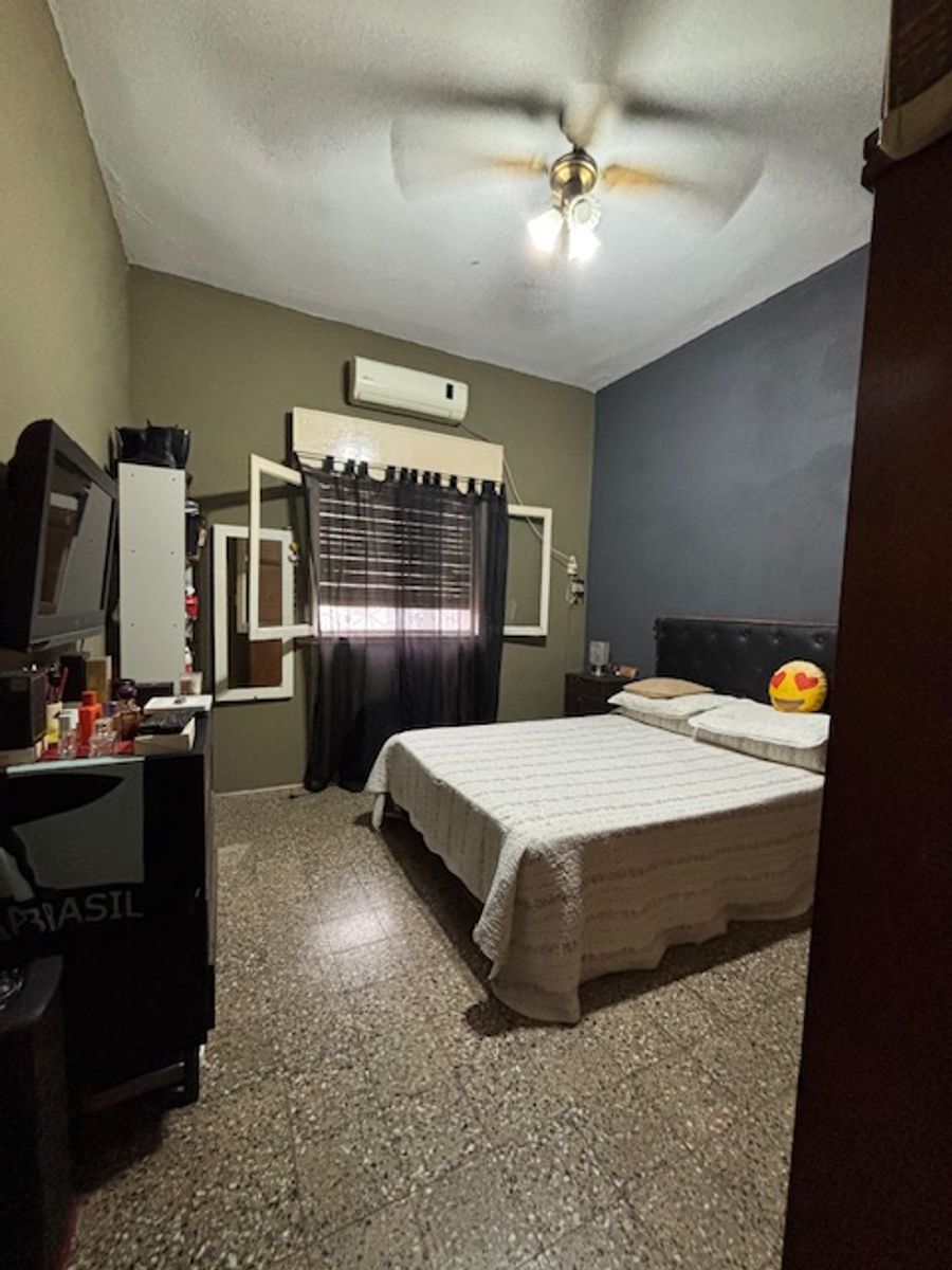 Casa 3 ambientes, sobre lote de 10 x 23
