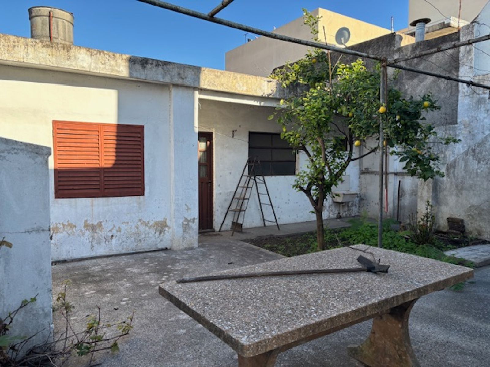 Casa 3 ambientes en lomas del mirador - 8