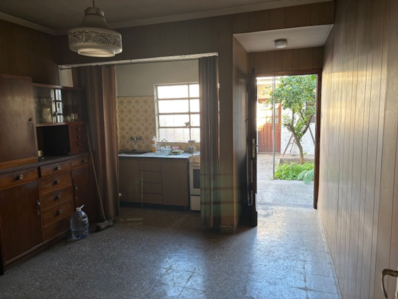Casa 3 ambientes en lomas del mirador - 9