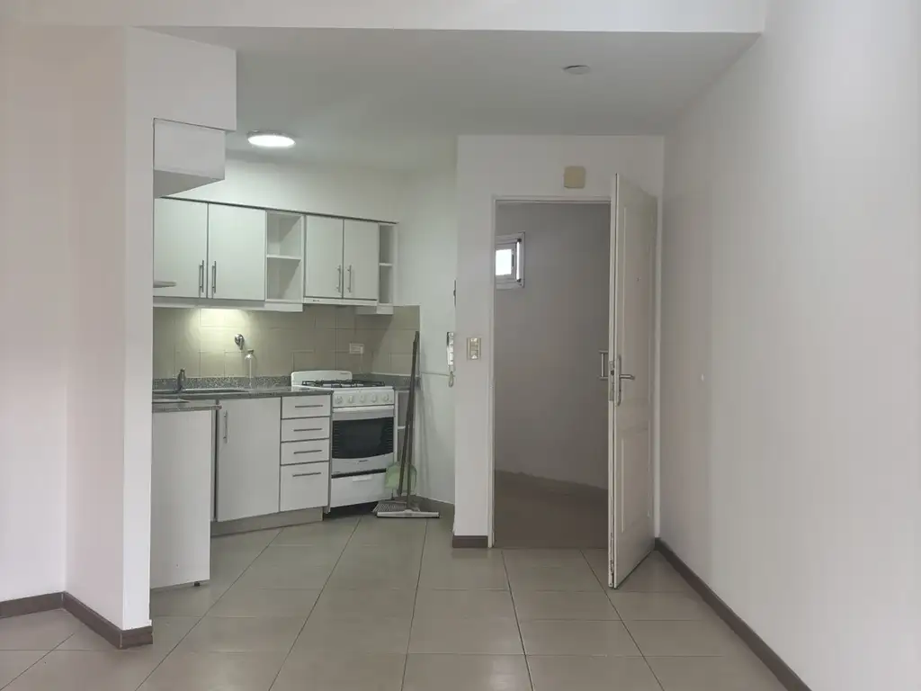 Departamento Alquiler 2 ambientes 20 años, 33m2, Frente, Gral Guido 2400 piso 3, Lomas del Millón | Argenprop — foto 2