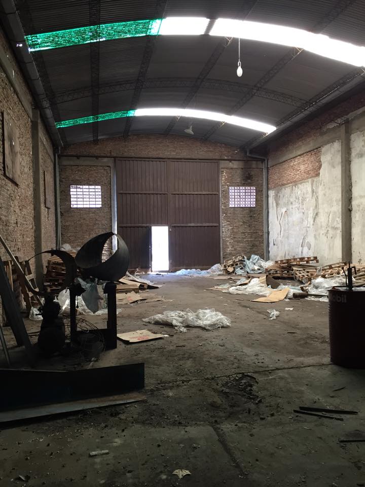 Galpón de 200 mts con entrada de camión, en lote de 16.60x35. — foto 2