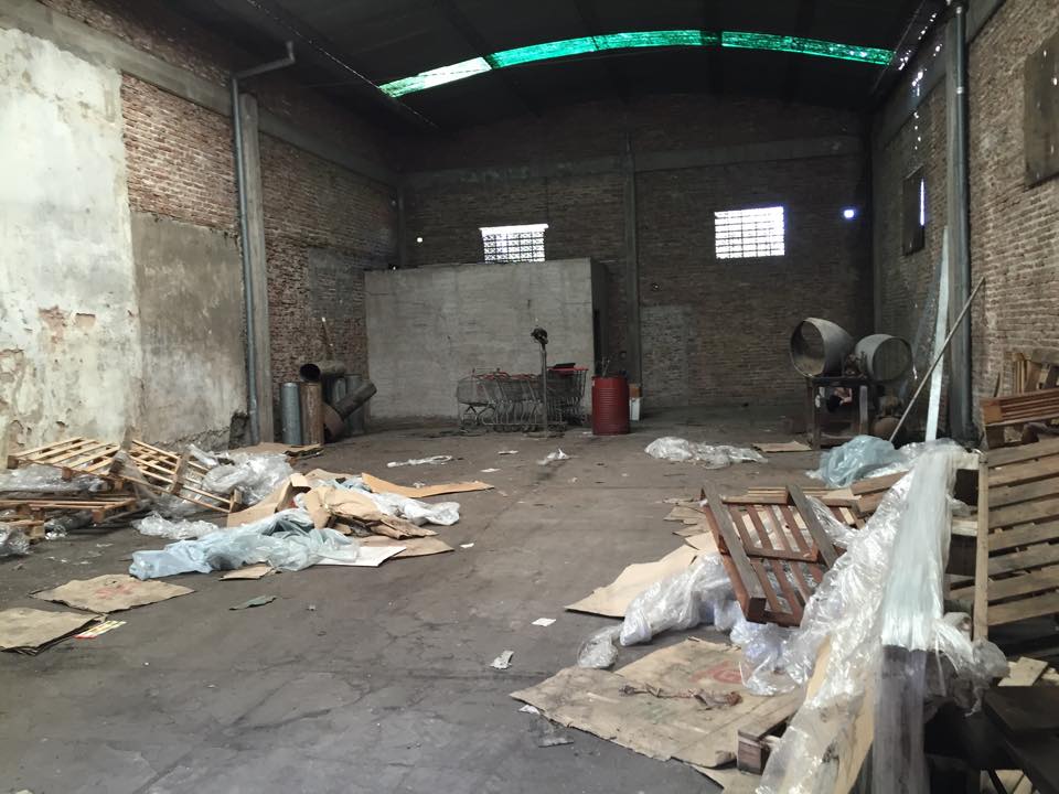 Galpón de 200 mts con entrada de camión, en lote de 16.60x35. — foto 4