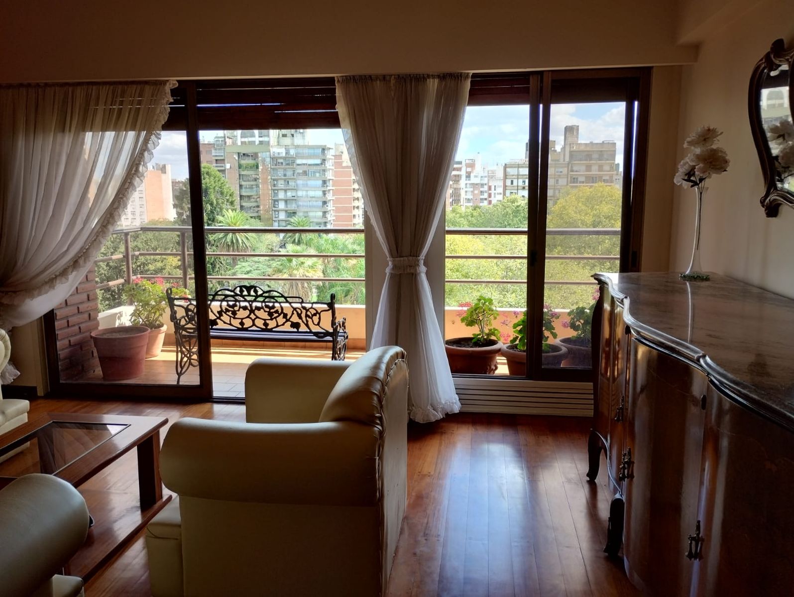 PISO EXCLUSIVO, UBICADO FRENTE A PLAZA LOPEZ, A METROS DE AVENIDA PELLEGRINI — foto 3