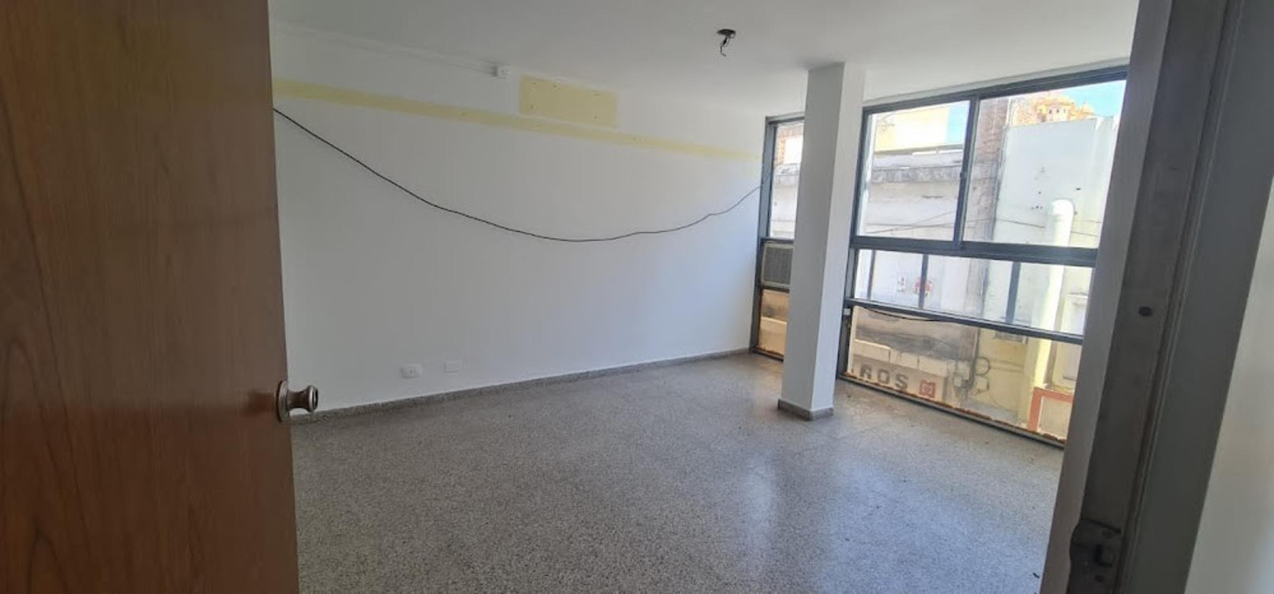 Venta 2 Oficinas z/Edén Entradas en Centro U$S60.000. — foto 13