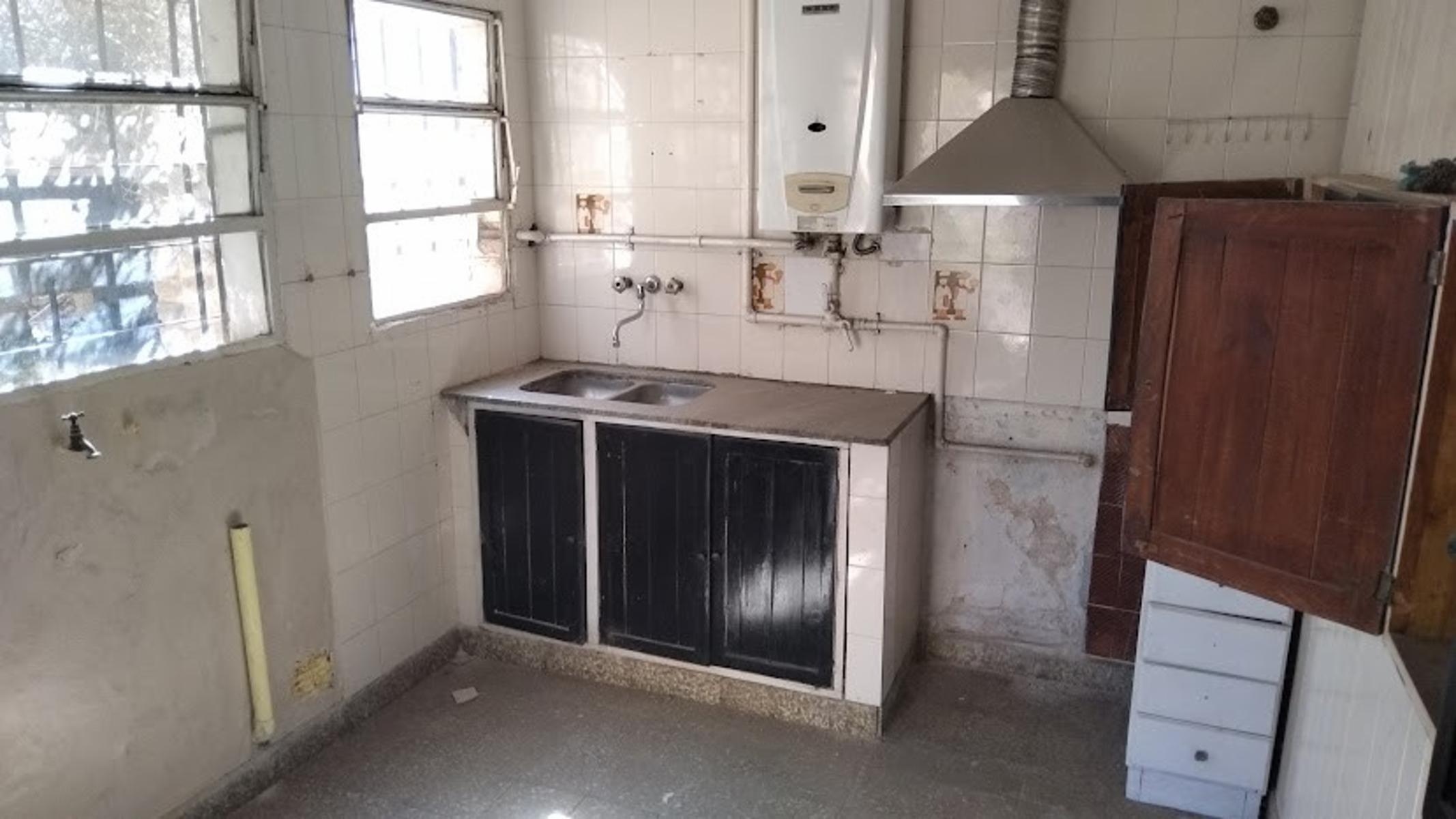 Retasado Venta Casa a Reciclar 2 dormitorios Escritura z/Plazoleta Las Barrancas de Colinas en Colinas de Vélez Sarsfield U$S55.000. — foto 4