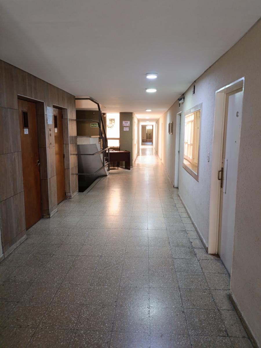 Venta a Reciclar Departamento 2 dormitorios z/Colegios Privados Escritura en Alberdi U$S55.000. — foto 15