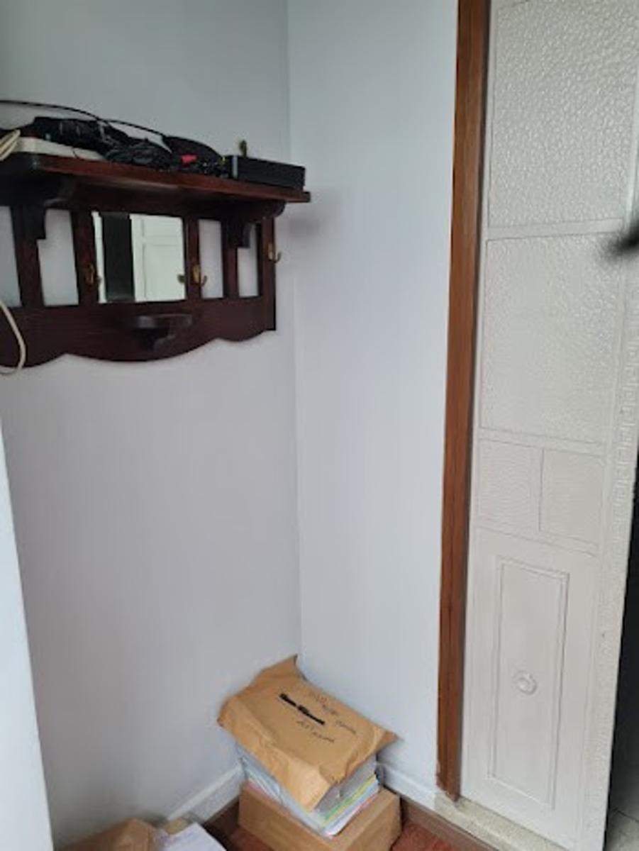 Retasado Venta Oficina Comercial Reciclada Escritura 6 privados sala de reuniones en Centro U$S170.000. — foto 10