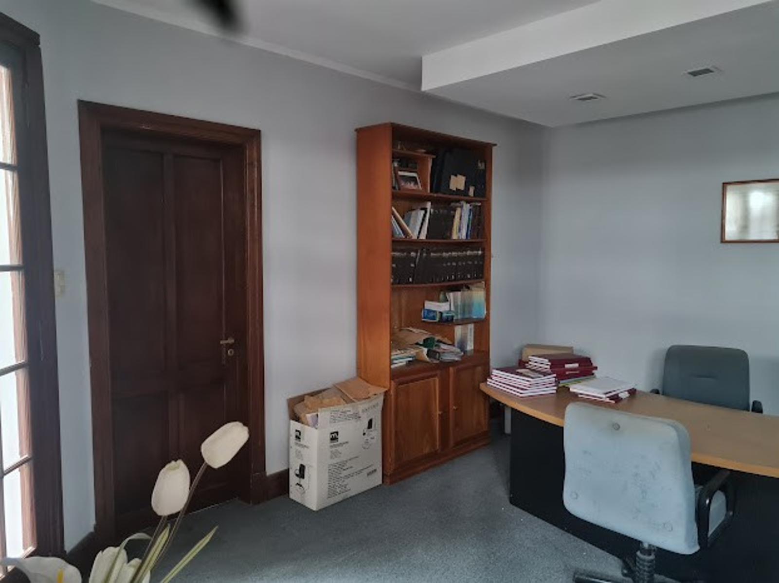 Retasado Venta Oficina Comercial Reciclada Escritura 6 privados sala de reuniones en Centro U$S170.000. — foto 14