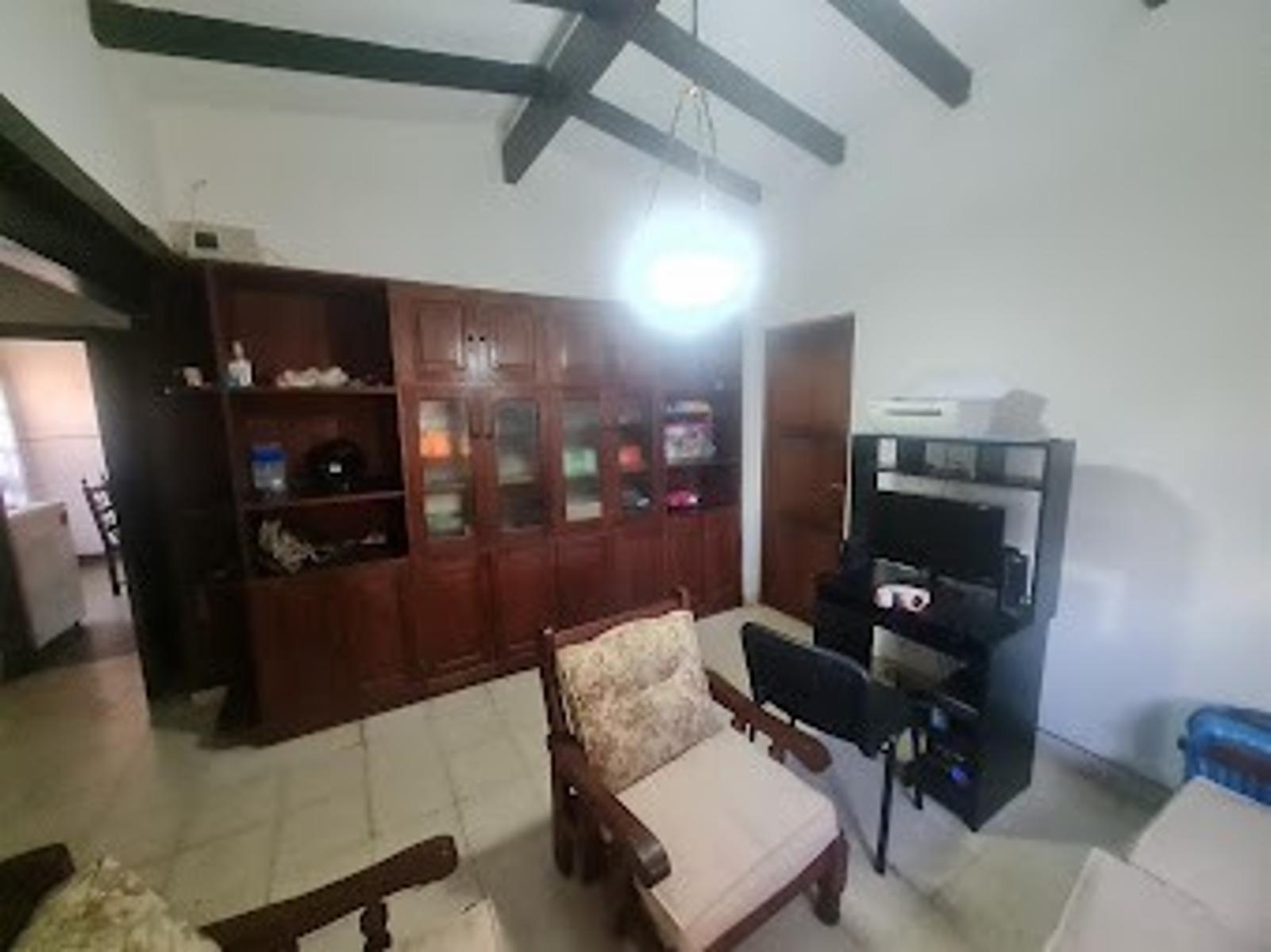 Venta Casa 3 dormitorios 2 patios asador cochera + depto independiente en La Cumbre U$S130.000. — foto 13