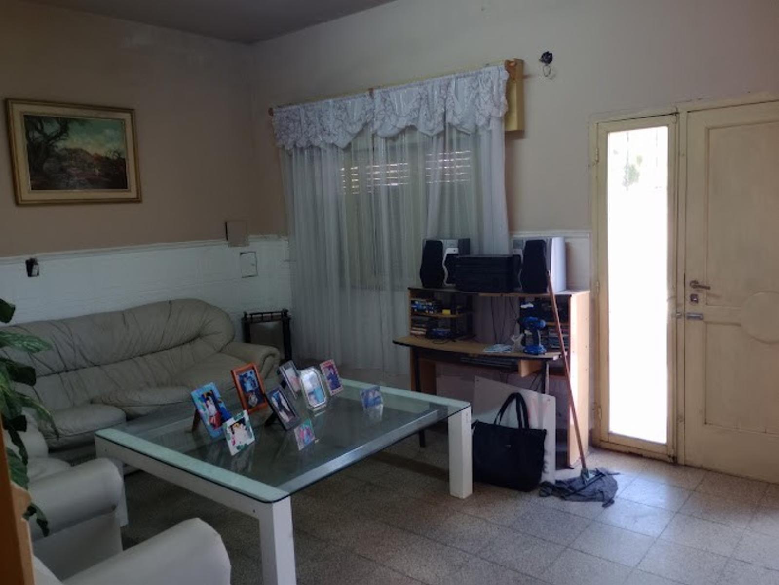 Venta Casa 2 dormitorios cochera patio z/Asociación Cultural Haroldo Andenmatten en Villa Paez U$S48.000. — foto 4