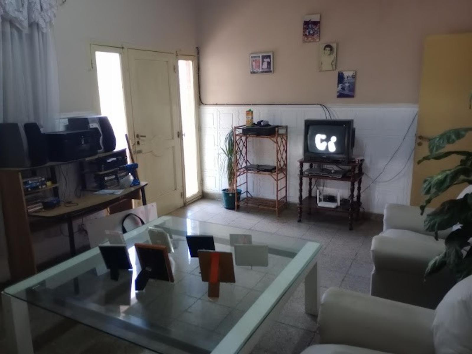 Venta Casa 2 dormitorios cochera patio z/Asociación Cultural Haroldo Andenmatten en Villa Paez U$S48.000. — foto 8