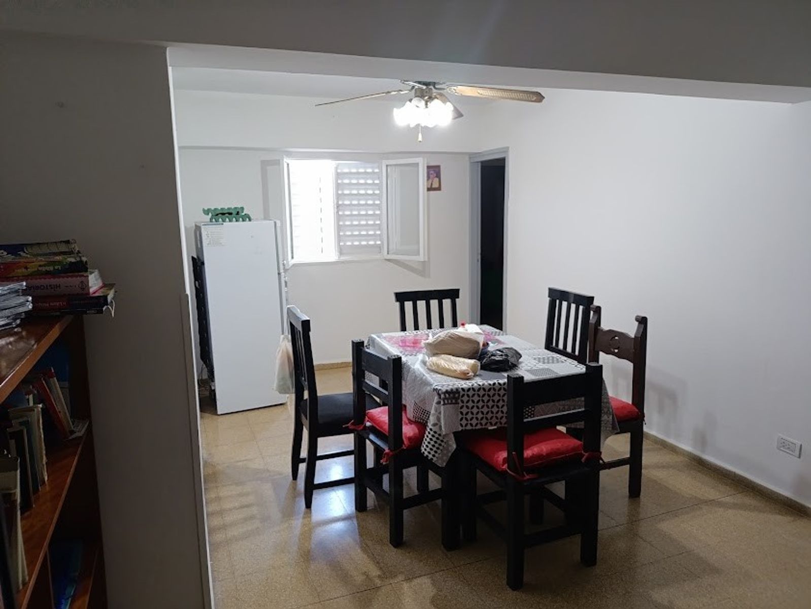 Venta PH 2 dormitorios patio terraza Escritura en San Vicente U$S58.000.
