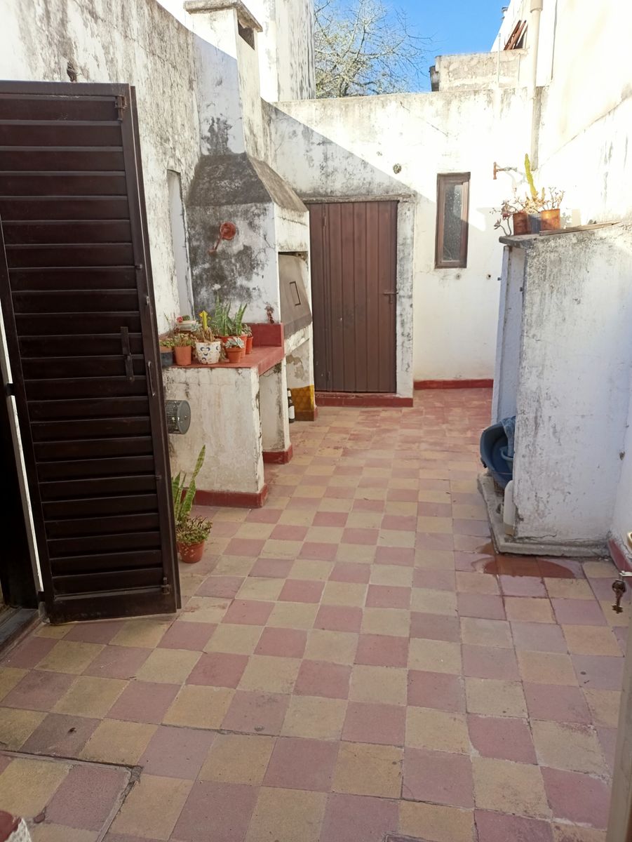 Venta a Reciclar Casa 4 dormitorios garagepatioz/PlazoletaLosJubiladosen Alta Córdoba U$S70.000. — foto 6