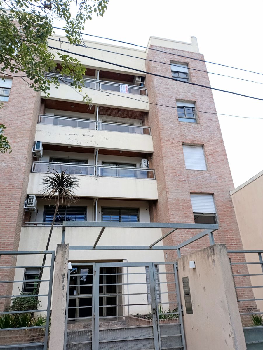 Venta Semipiso 1 dormitorio balcón terraza en Cofico U$S68.000.
