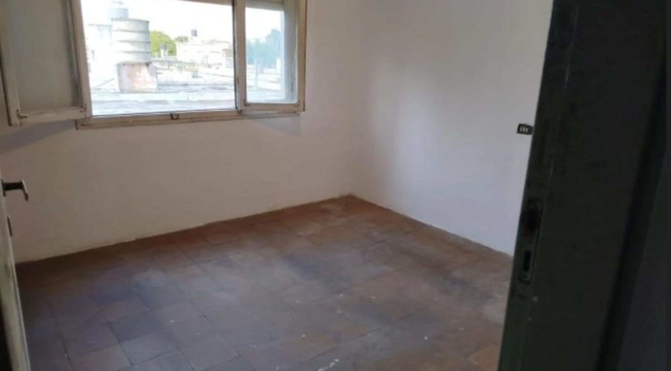 Retasado PH Planta Alta Apto Crédito PH z/Centro Vecinal Crisol Sur en Barrio Colón U$S 32.000. — foto 4