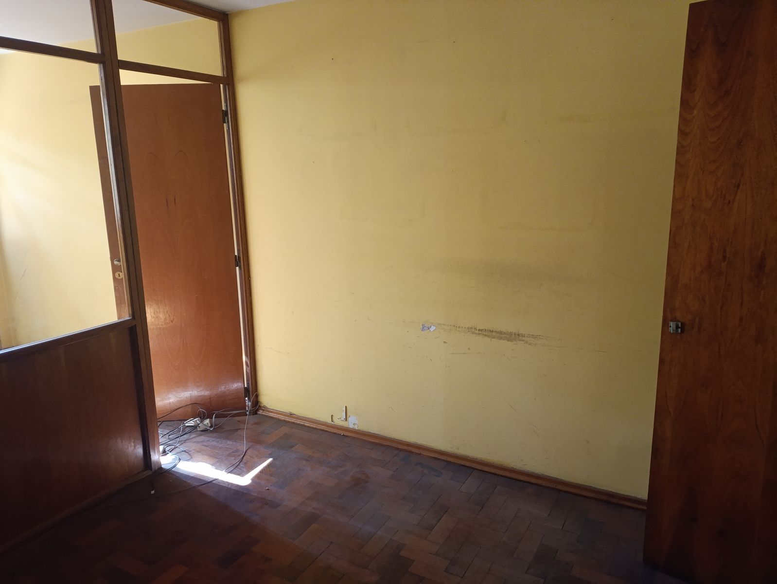 Venta Oficina 1 privado sala de reuniones kitchenette baño z/TribunalesI U$S35.000. — foto 3